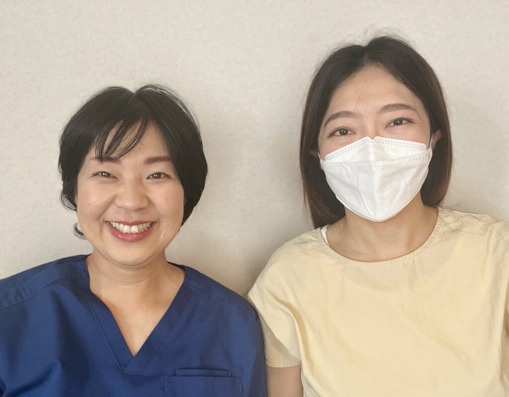 緑の整体院院内にて患者のTさんと一緒に撮った写真画像